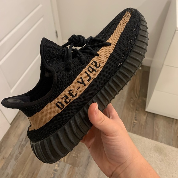 Yeezy Boost 350 V2 - Picture 3 of 10